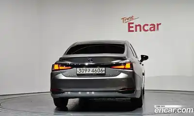 Lexus ES 2021 2.5 гидро в Москве № 766860, миниатюра 3