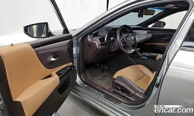 Lexus ES 2021 2.5 гидро в Москве № 766860, миниатюра 9