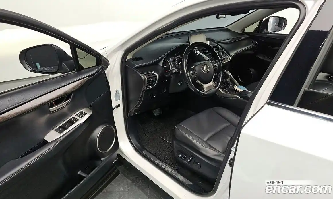 Lexus NX 2016 2.5 гидро в Москве № 825918, фото 11