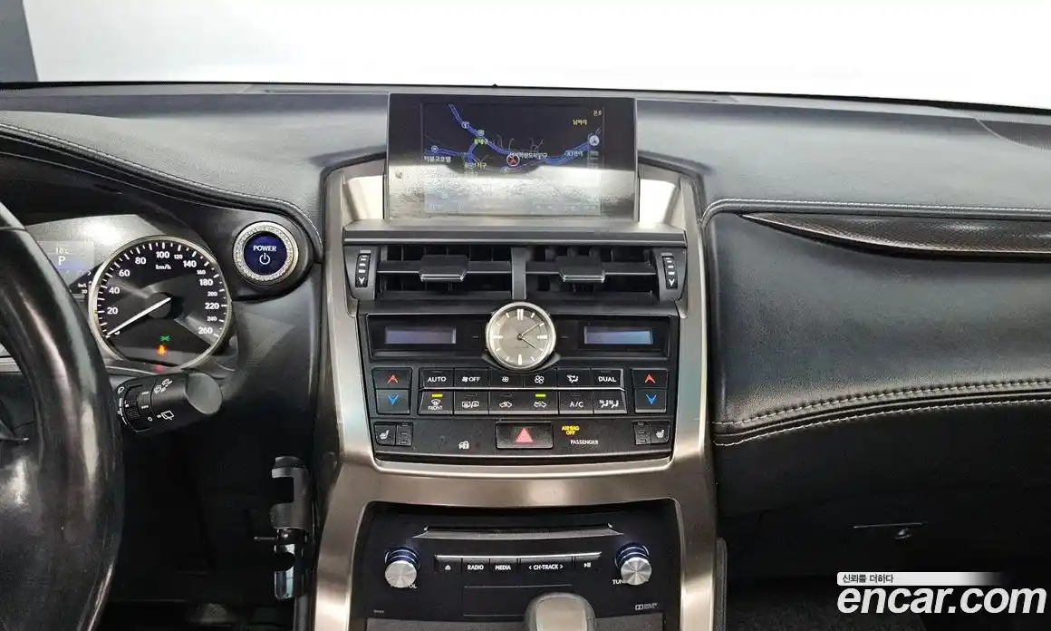 Lexus NX 2016 2.5 гидро в Москве № 825918, фото 15