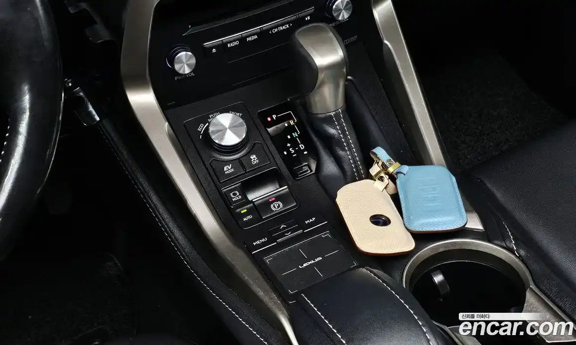 Lexus NX 2016 2.5 гидро в Москве № 825918, фото 9
