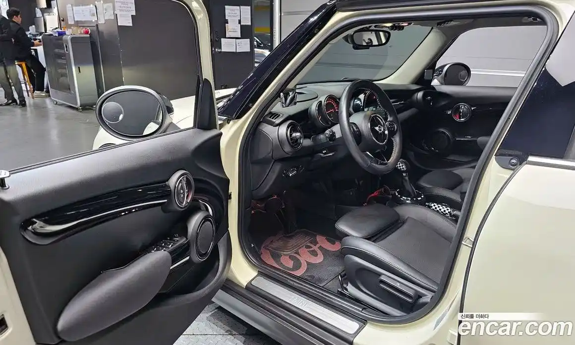 Mini Cooper 2017 1.5 гидро в Москве № 895237, фото 11