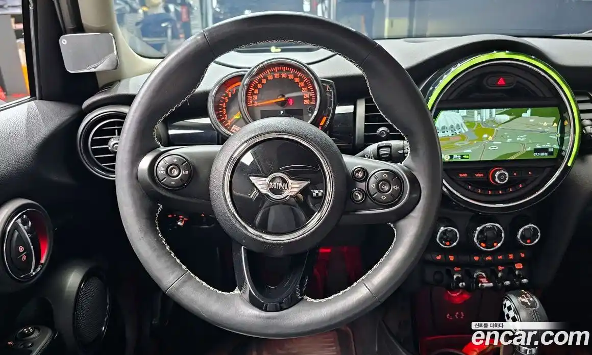 Mini Cooper 2017 1.5 гидро в Москве № 895237, фото 14