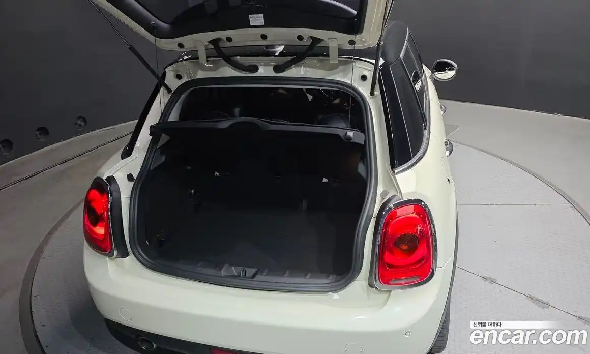 Mini Cooper 2017 1.5 гидро в Москве № 895237, фото 20