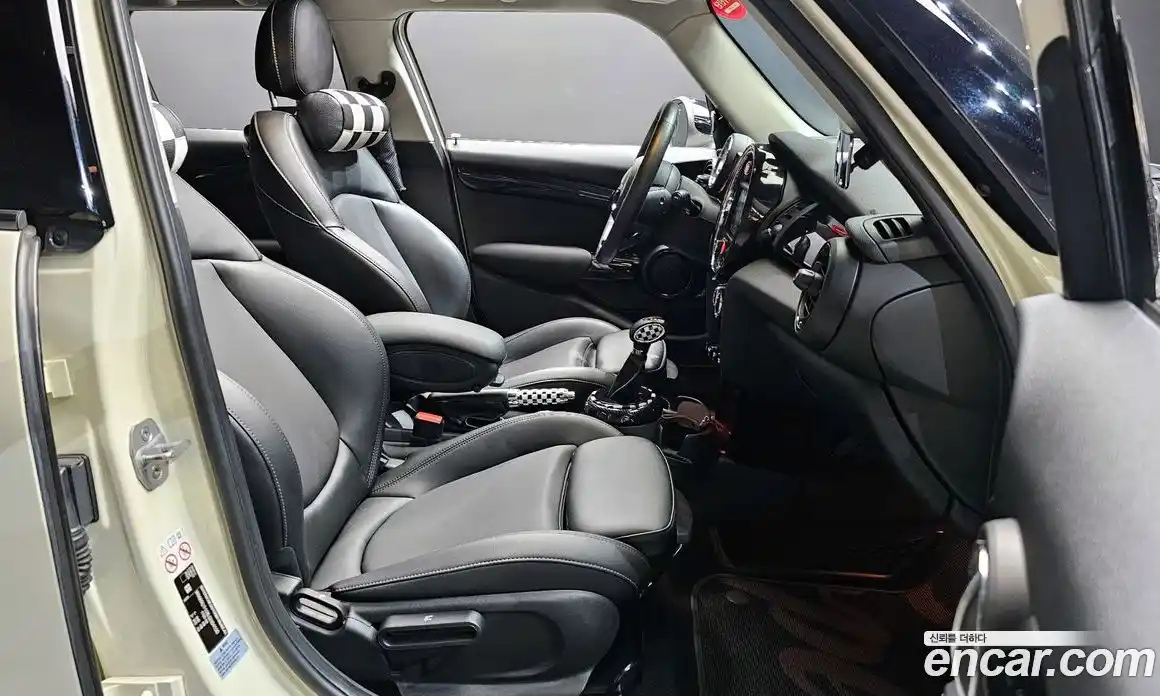 Mini Cooper 2017 1.5 гидро в Москве № 895237, фото 10