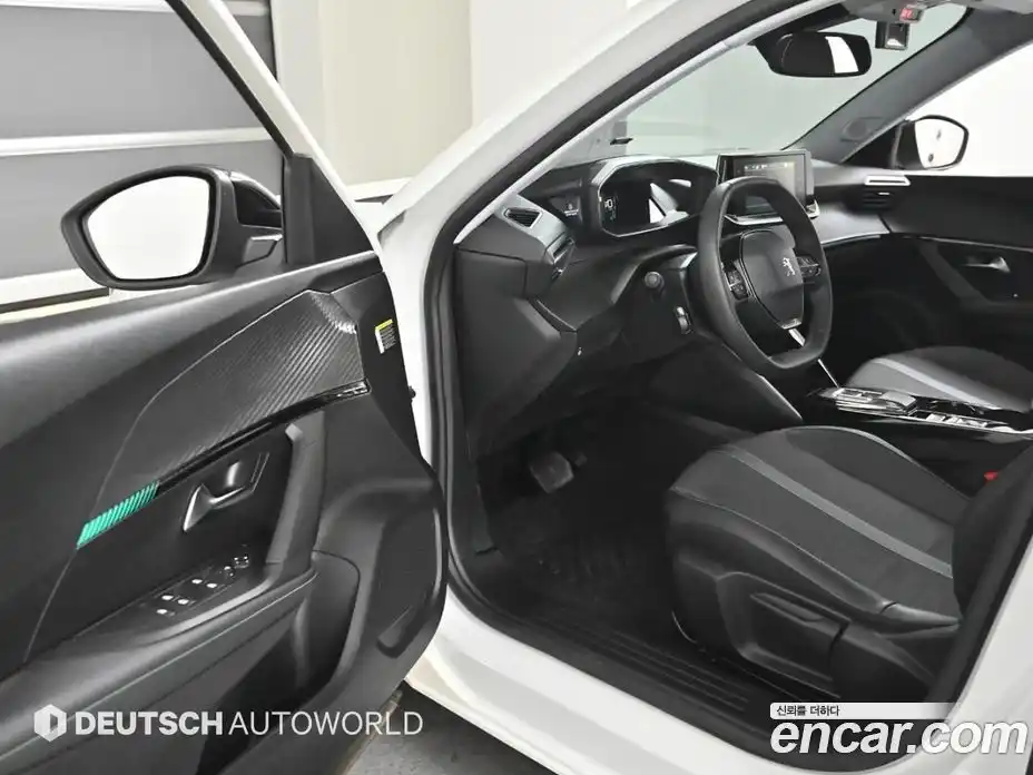 Peugeot 2008 2022 0.1 гидро в Москве № 897441, фото 11