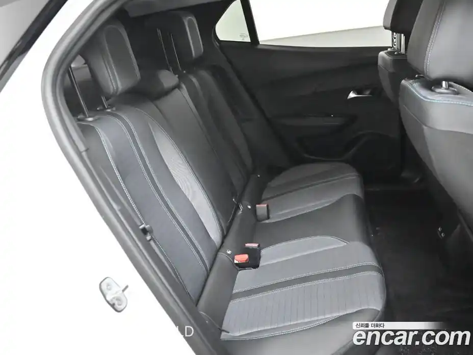 Peugeot 2008 2022 0.1 гидро в Москве № 897441, фото 12