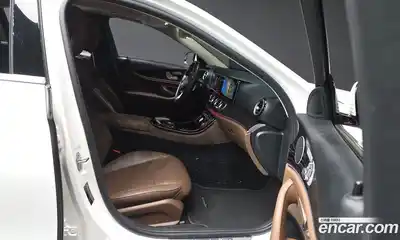 Mercedes-Benz E-Class 2017 2.0 гидро в Москве № 969864, миниатюра 11