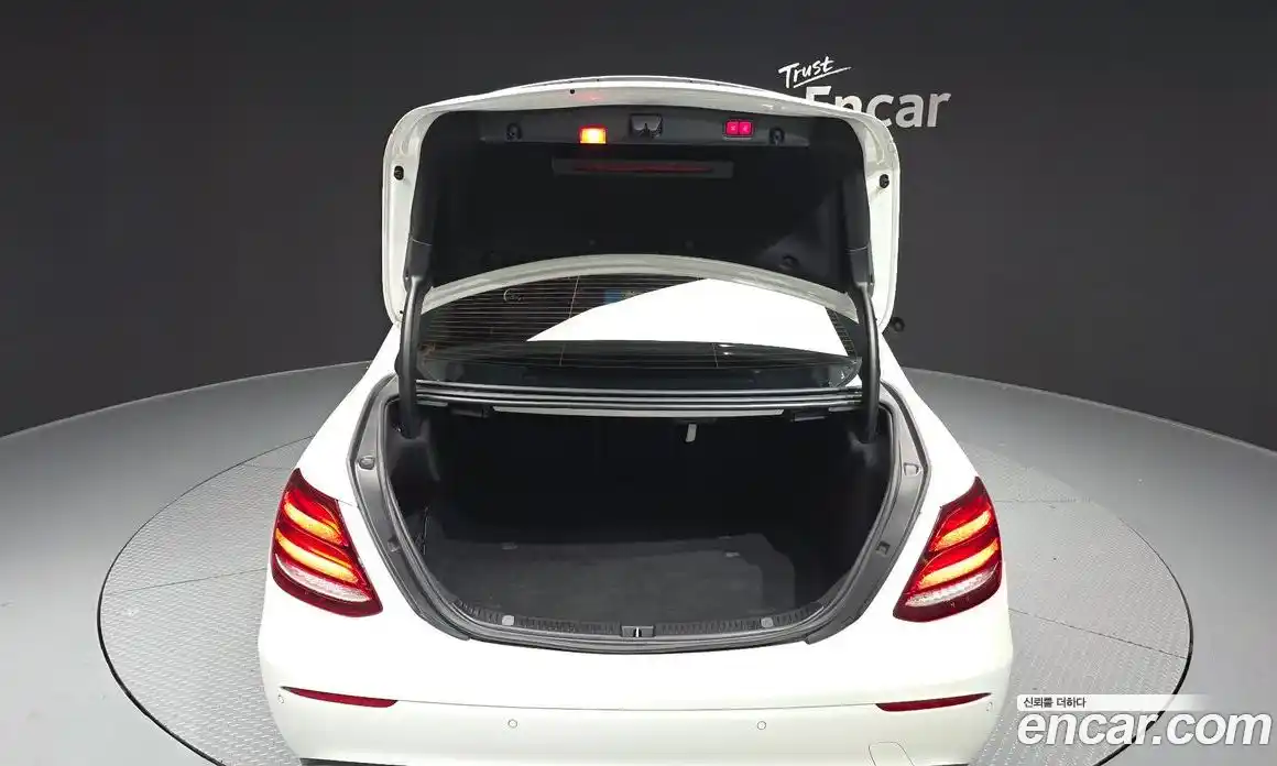 Mercedes-Benz E-Class 2017 2.0 гидро в Москве № 969864, фото 20