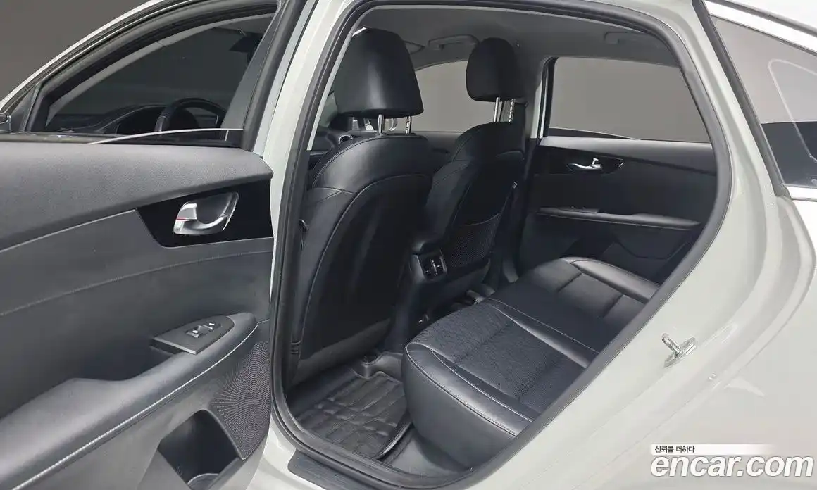 Kia K3 2022 1.6 Автомат в Москве № 972398, фото 17