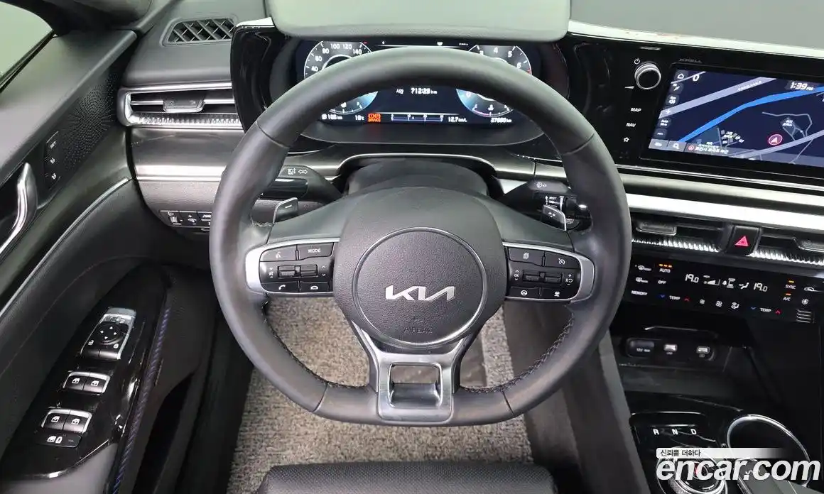 Kia K5 2023 1.6 Автомат в Москве № 972532, фото 13