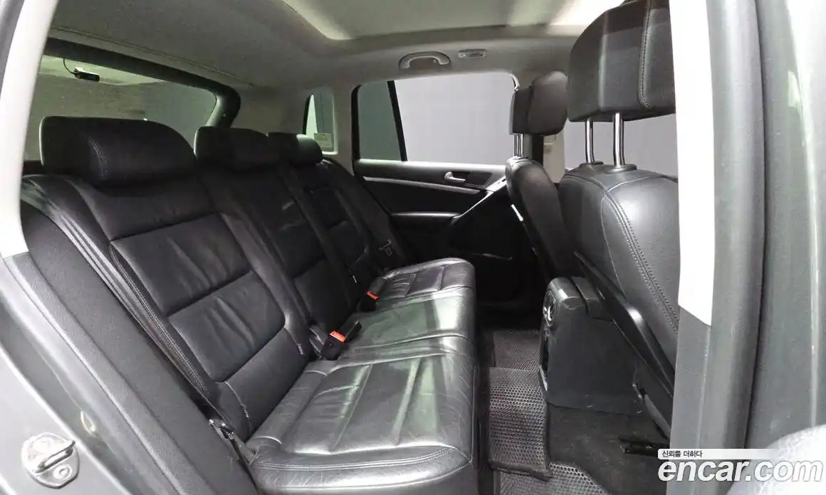 Volkswagen Tiguan 2015 2.0 гидро в Москве № 976069, фото 12