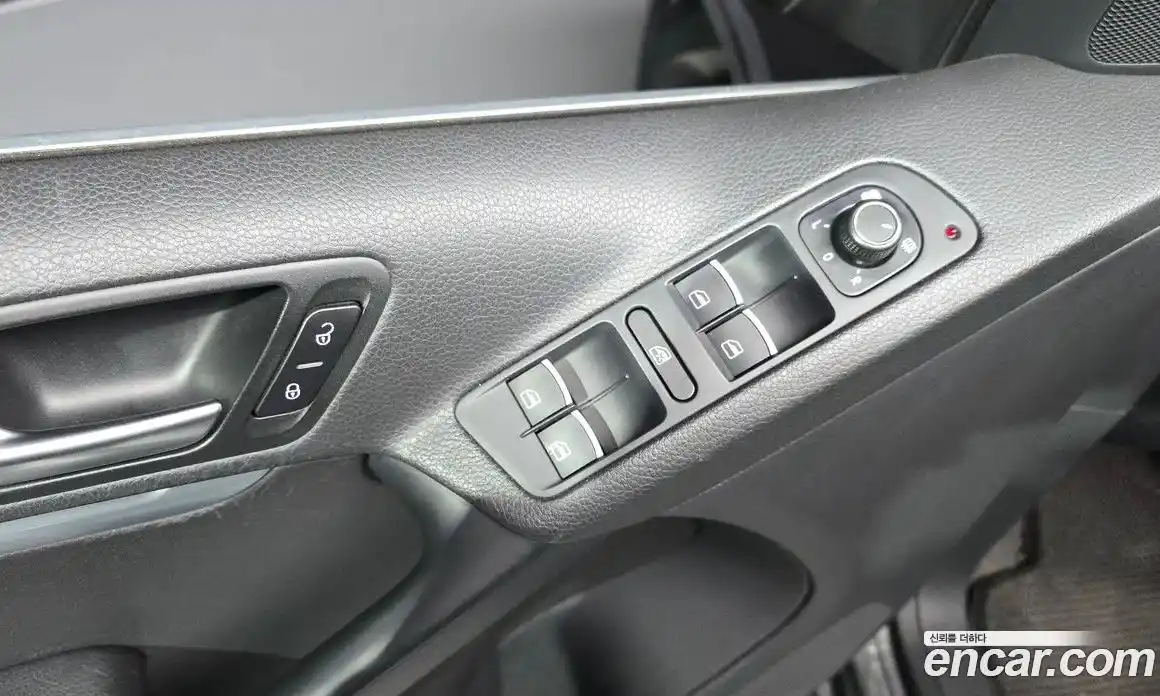 Volkswagen Tiguan 2015 2.0 гидро в Москве № 976069, фото 19