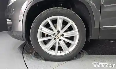 Volkswagen Tiguan 2015 2.0 гидро в Москве № 976069, миниатюра 5