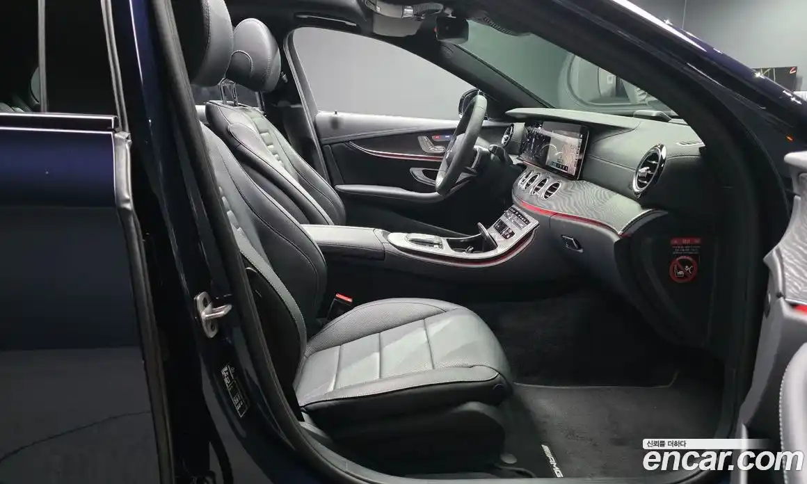 Mercedes-Benz E-Class 2023 2.0 гидро, фото 12