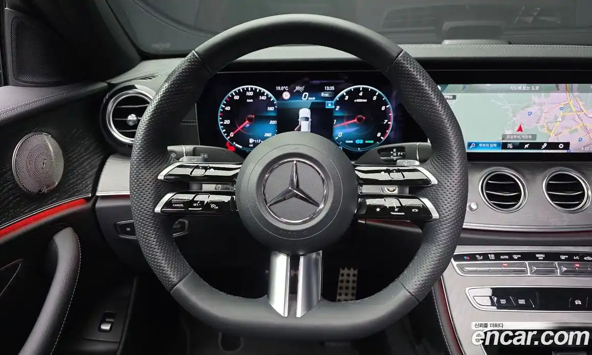 Mercedes-Benz E-Class 2023 2.0 гидро, фото 13