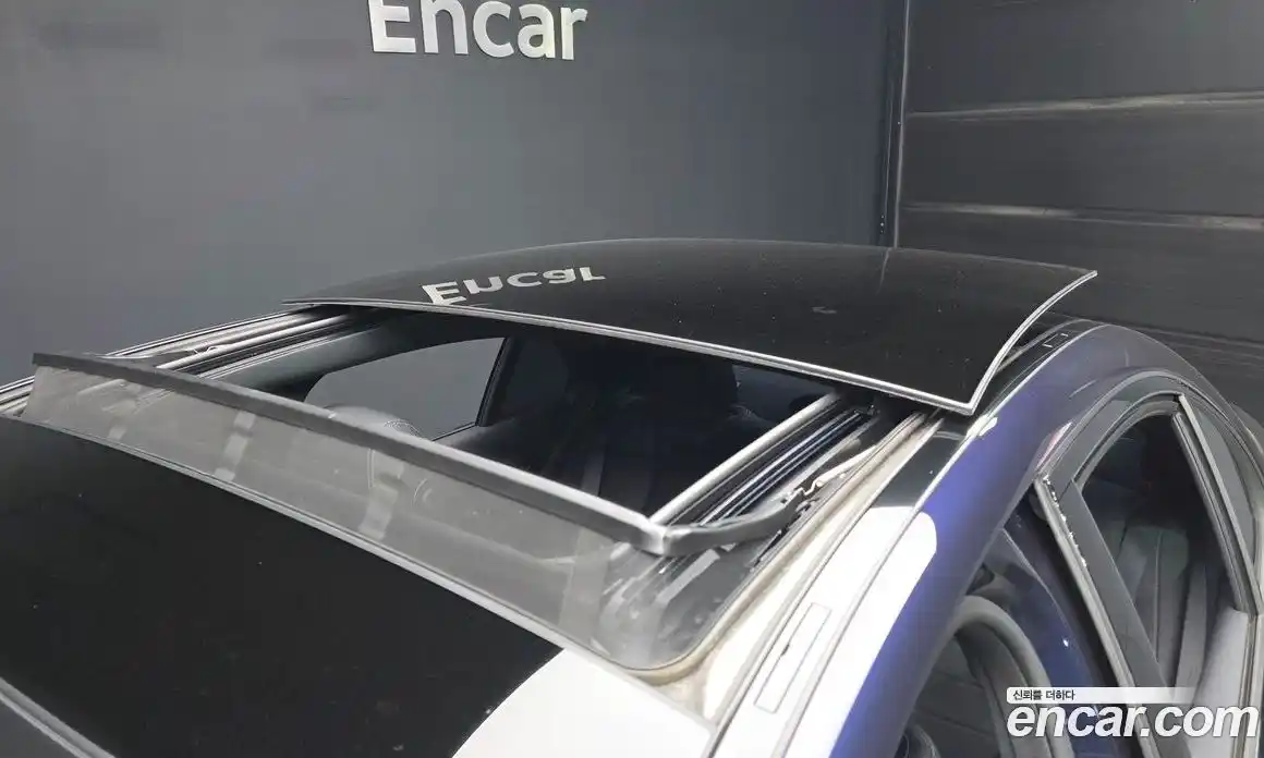 Mercedes-Benz E-Class 2023 2.0 гидро, фото 19