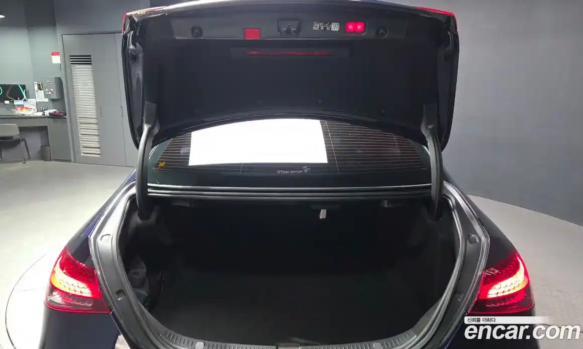 Mercedes-Benz E-Class 2023 2.0 гидро, фото 20