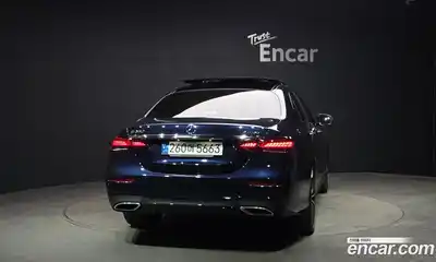 Mercedes-Benz E-Class 2023 2.0 гидро, миниатюра 4