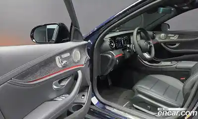 Mercedes-Benz E-Class 2023 2.0 гидро, миниатюра 10