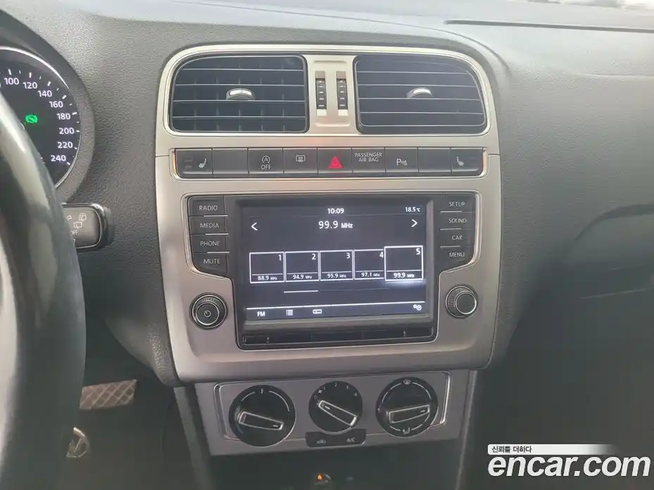 Volkswagen Polo 2015 1.4 гидро в Москве № 1014758, фото 13