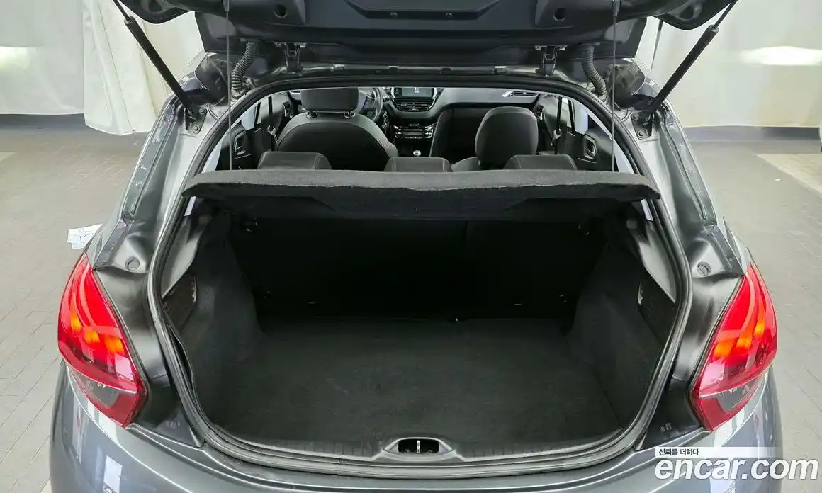 Peugeot 208 2016 1.6 гидро в Москве № 1015822, фото 20