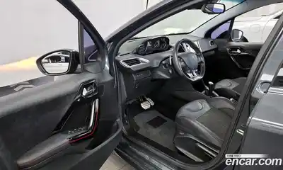 Peugeot 208 2016 1.6 гидро в Москве № 1015822, миниатюра 10