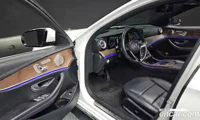Mercedes-Benz E-Class 2022 1.9 гидро в Москве № 138710, миниатюра 11