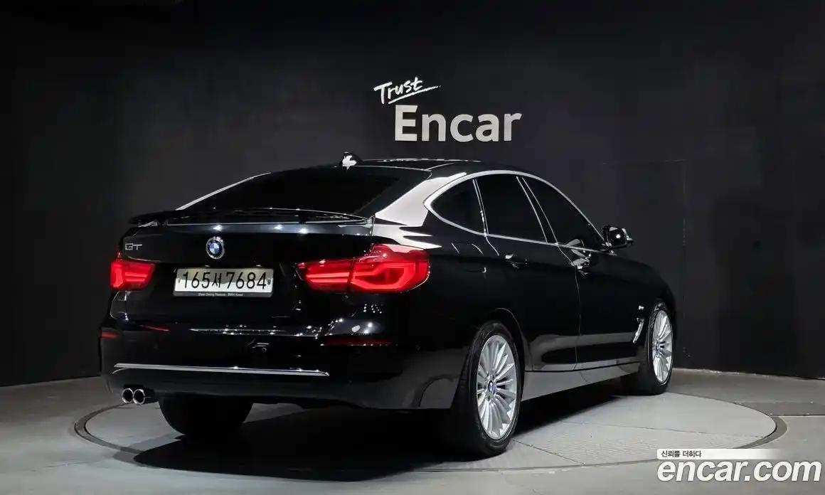 BMW 3-Series 2018 2.0 Автомат в Москве № 158416, фото 2