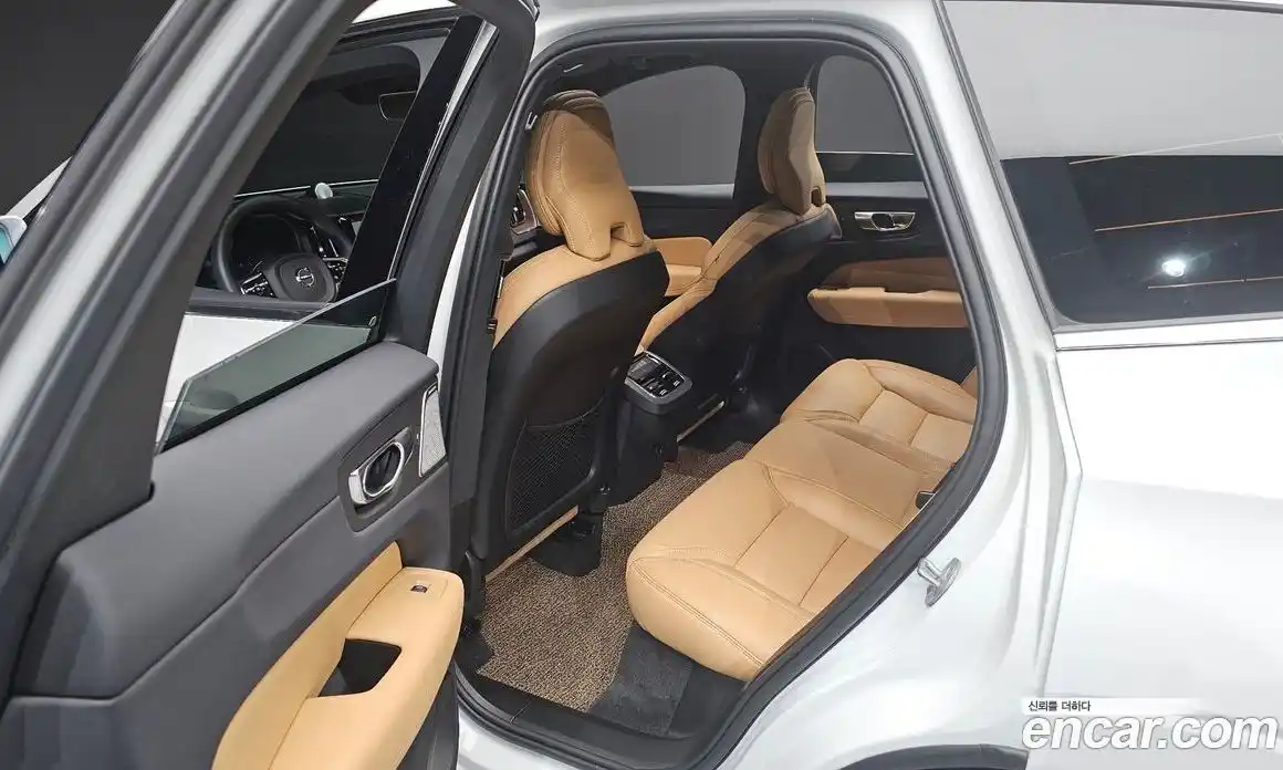 Volvo XC60 2024 2.0 гидро в Москве № 164173, фото 11