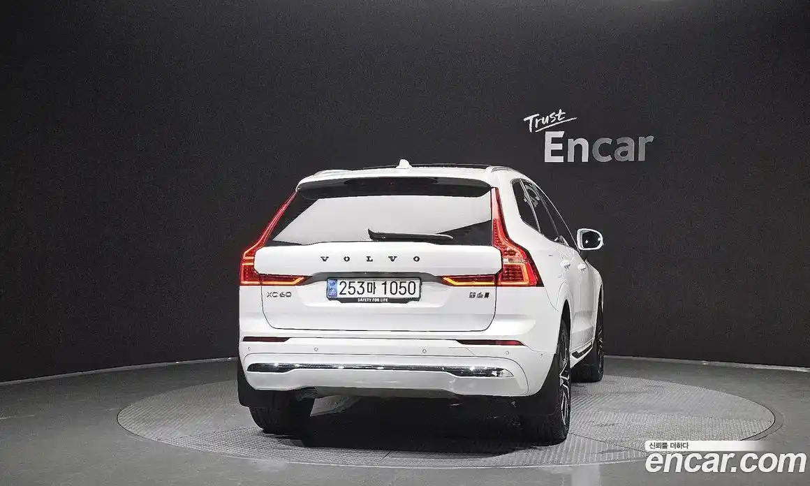 Volvo XC60 2024 2.0 гидро в Москве № 164173, фото 4