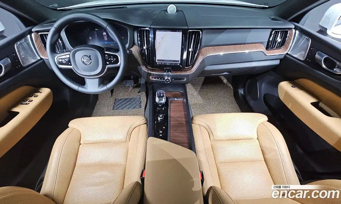 Volvo XC60 2024 2.0 гидро в Москве № 164173, фото 7