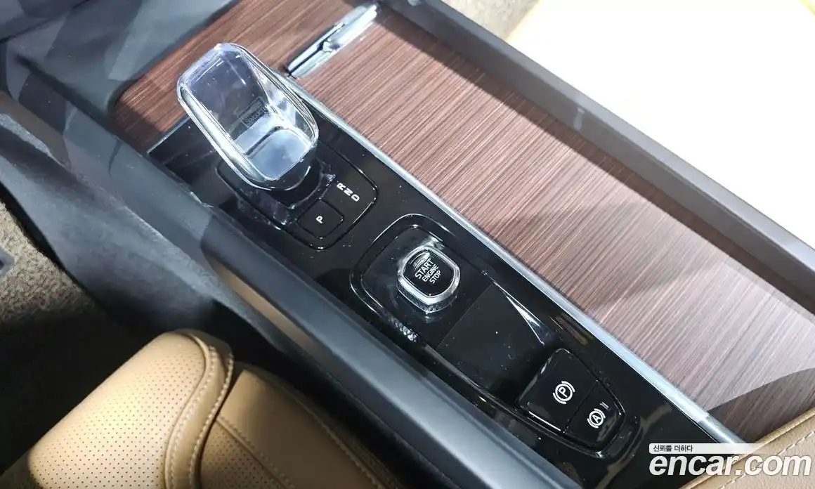 Volvo XC60 2024 2.0 гидро в Москве № 164173, фото 9