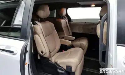 Toyota Sienna 2023 2.5 гидро в Москве № 170240, миниатюра 12