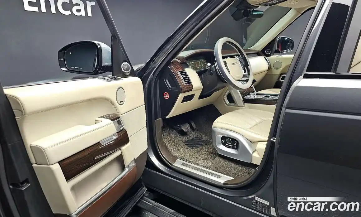 Land Rover Range-Rover 2017 4.4 гидро в Москве № 198133, фото 11