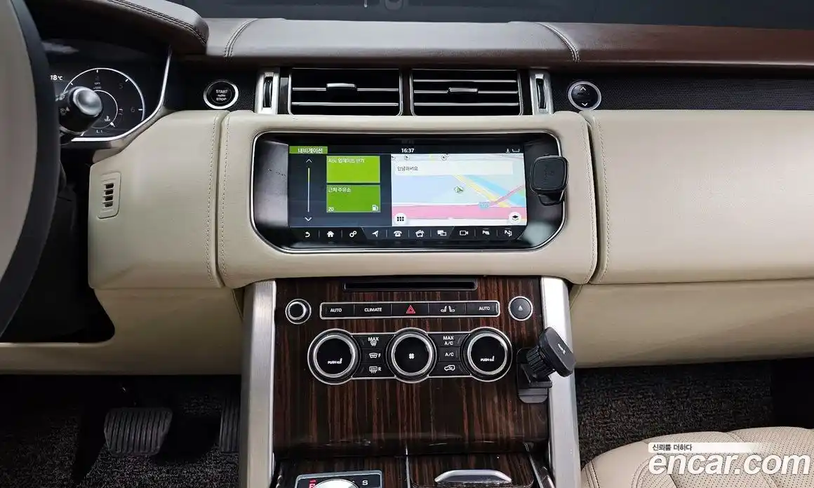 Land Rover Range-Rover 2017 4.4 гидро в Москве № 198133, фото 14