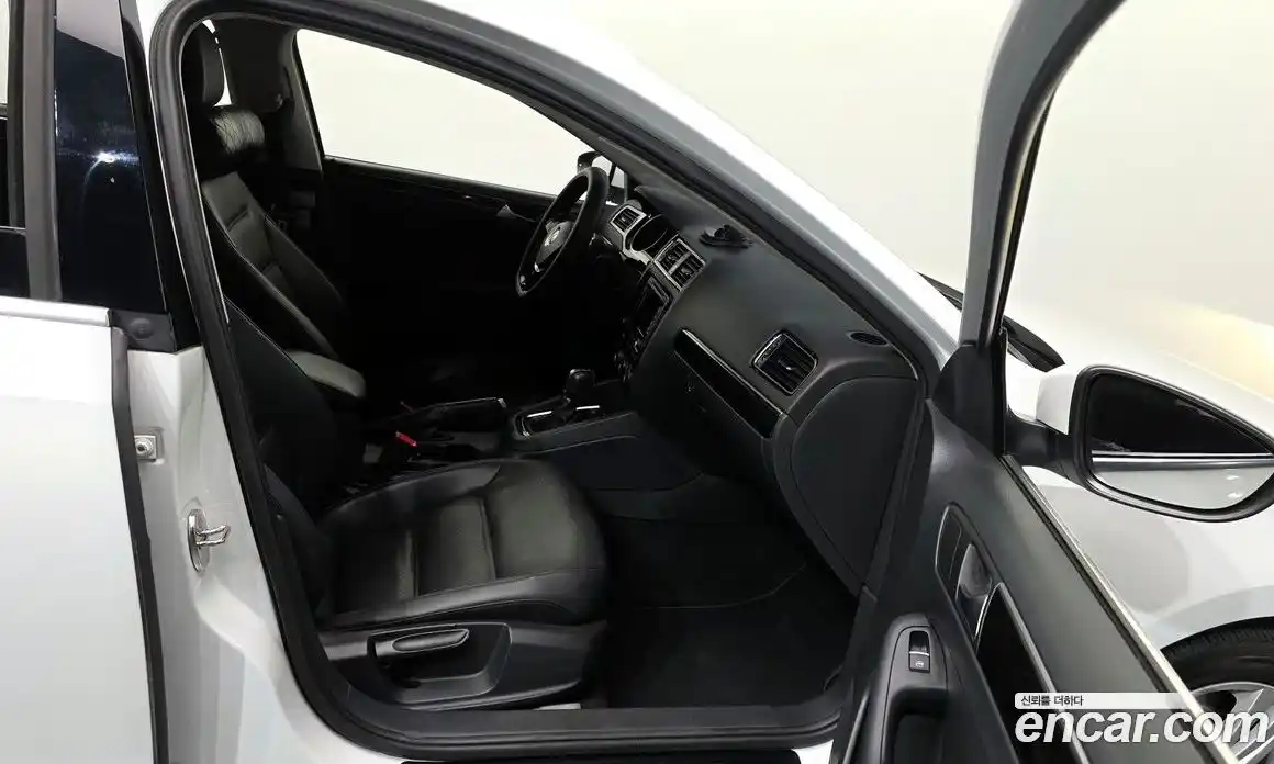 Volkswagen Jetta 2015 2.0 гидро в Москве № 199136, фото 11