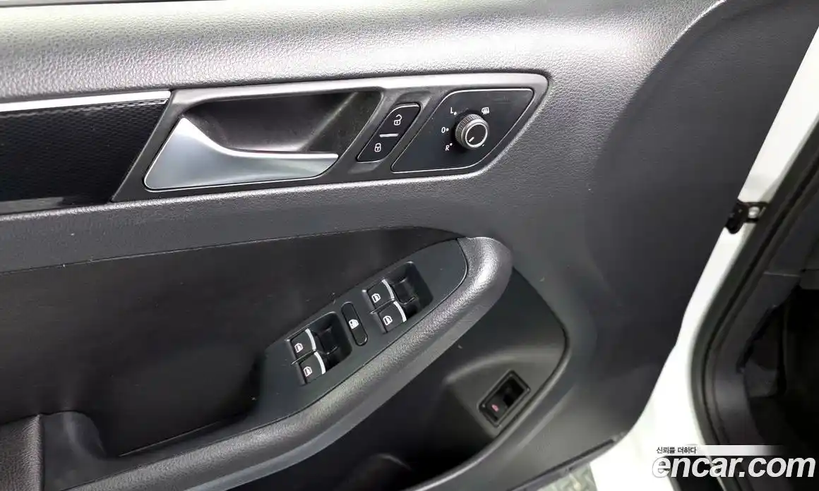 Volkswagen Jetta 2015 2.0 гидро в Москве № 199136, фото 18