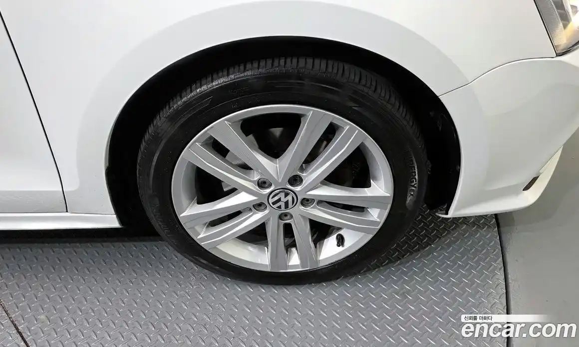 Volkswagen Jetta 2015 2.0 гидро в Москве № 199136, фото 5