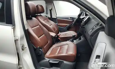 Volkswagen Tiguan 2011 2.0 гидро в Москве № 199166, миниатюра 11