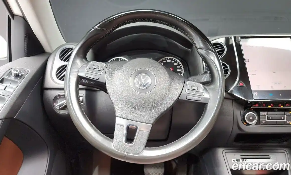 Volkswagen Tiguan 2011 2.0 гидро в Москве № 199166, фото 13