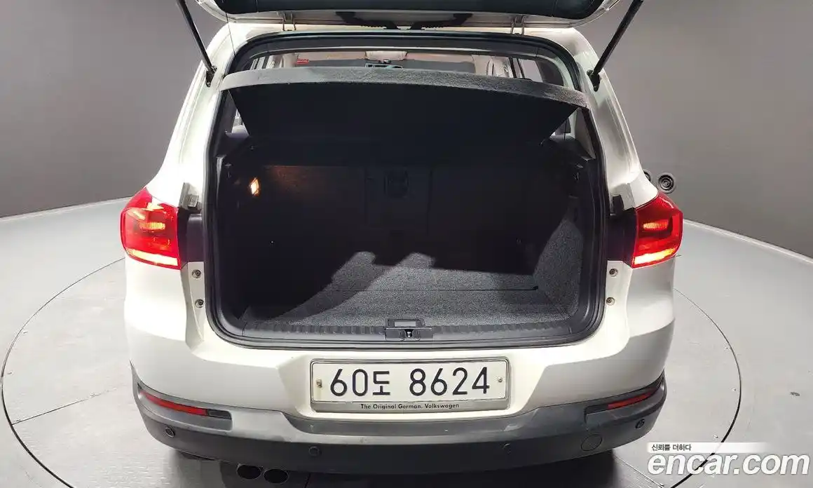 Volkswagen Tiguan 2011 2.0 гидро в Москве № 199166, фото 20