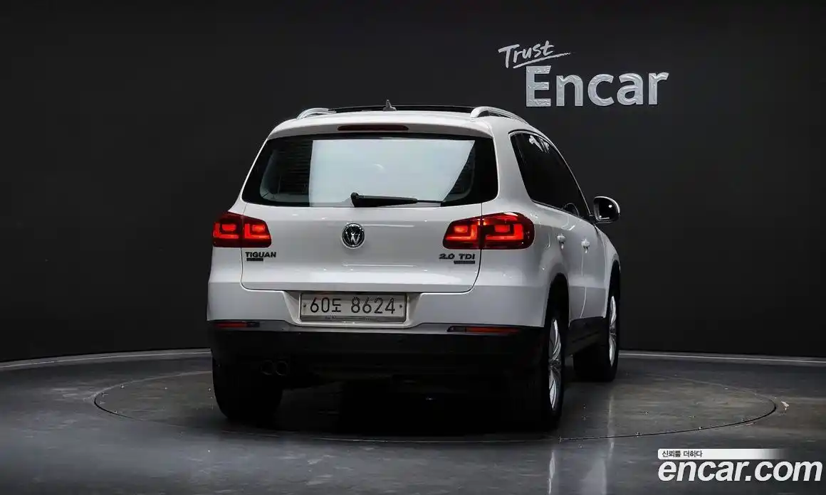 Volkswagen Tiguan 2011 2.0 гидро в Москве № 199166, фото 4