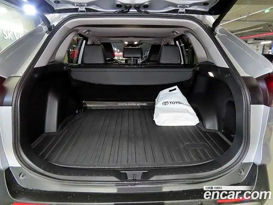 Toyota RAV4 2025 2.5 гидро в Москве № 199525, фото 17