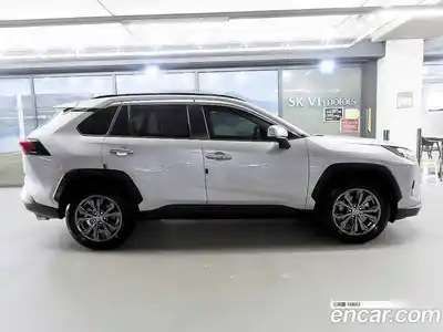 Toyota RAV4 2025 2.5 гидро в Москве № 199525, миниатюра 3