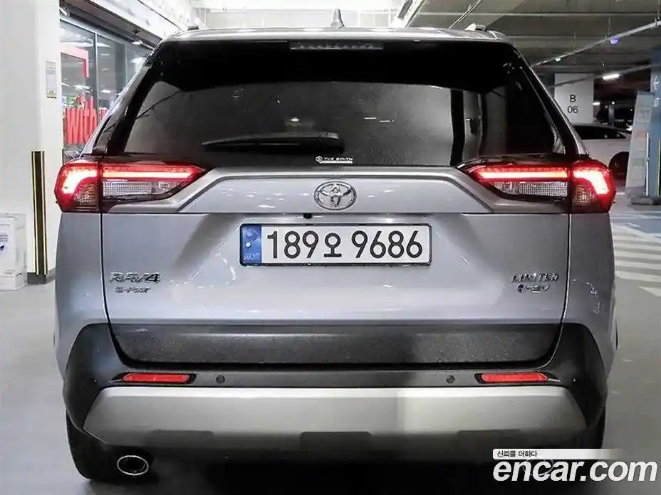 Toyota RAV4 2025 2.5 гидро в Москве № 199525, фото 5