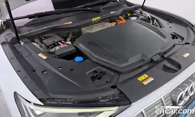Audi e-tron 2021 0.2 гидро в Москве № 212395, миниатюра 6