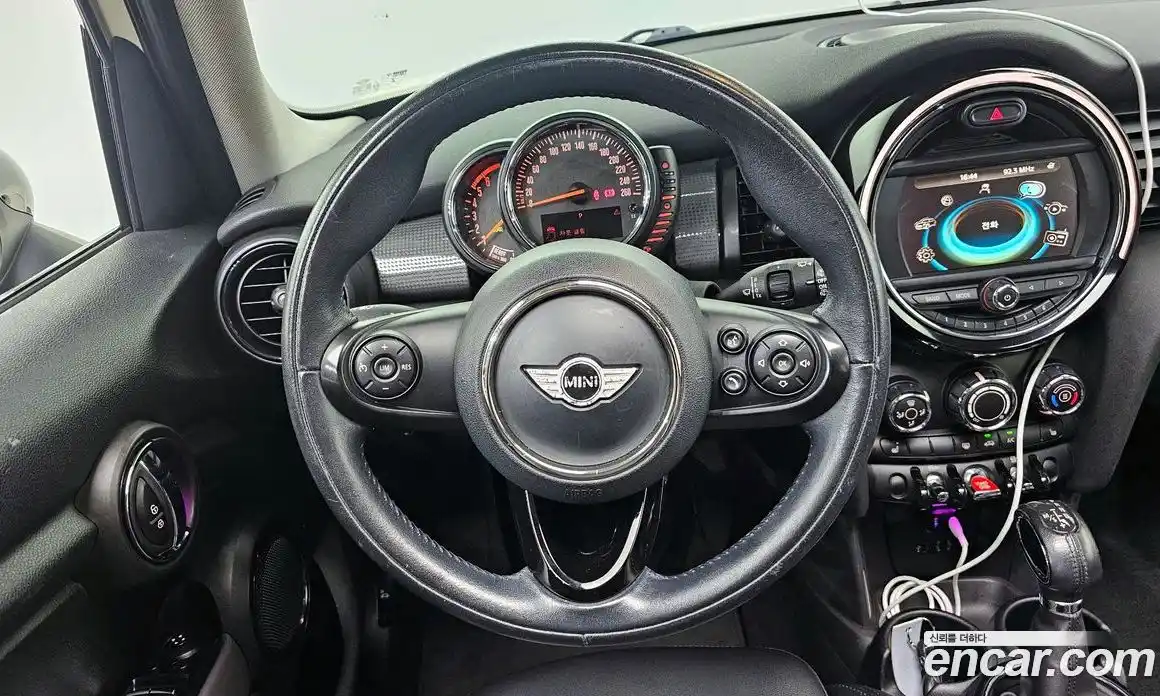 Mini Cooper 2015 1.5 гидро в Москве № 214383, фото 13