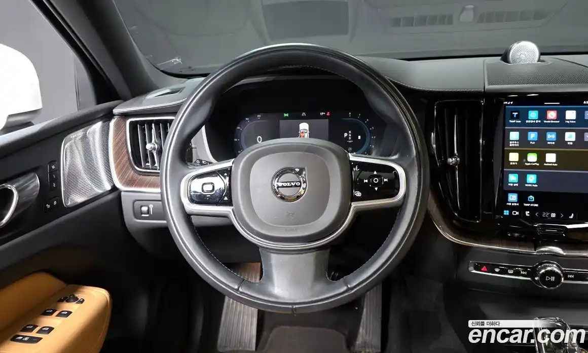 Volvo XC60 2022 2.0 гидро в Москве № 230395, фото 13