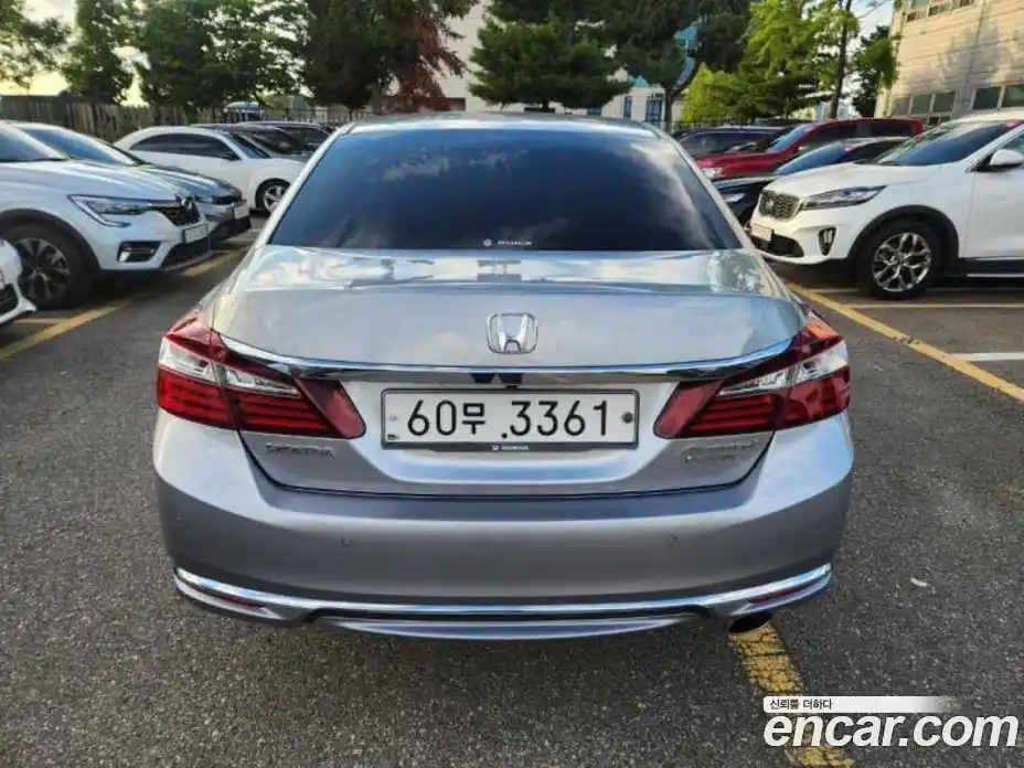 Honda Accord 2017 2.4 гидро в Москве № 232962, фото 4